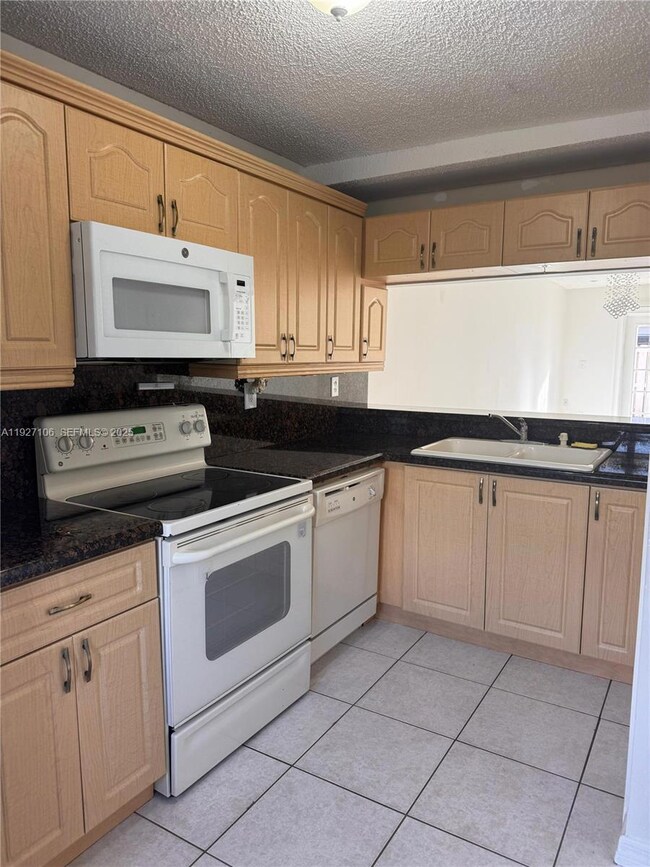 8454 NW 8th St unit 3, Miami, FL 33126 - photo 6