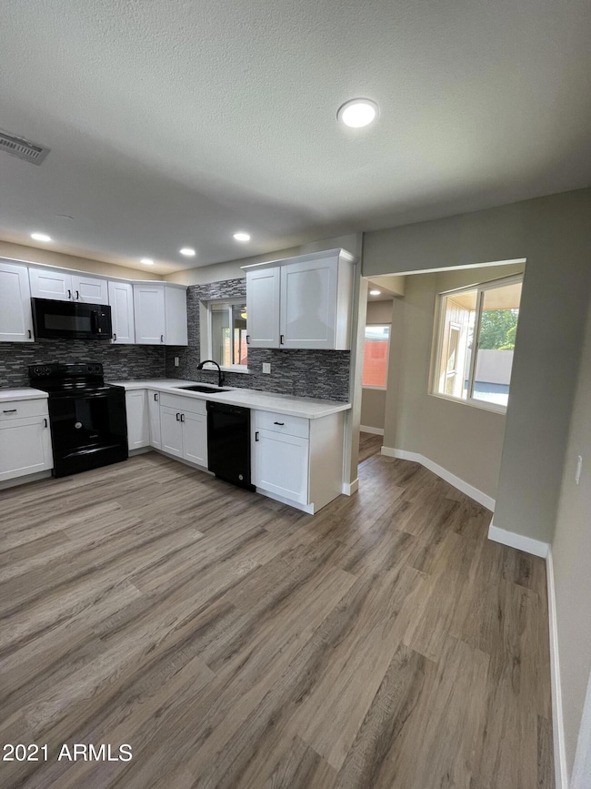 11005 W Santa fe Dr, Sun City, AZ 85351 - photo 6