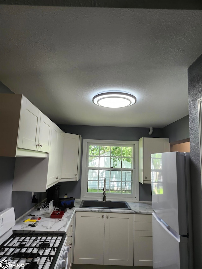 Bright and cheery kitchen area