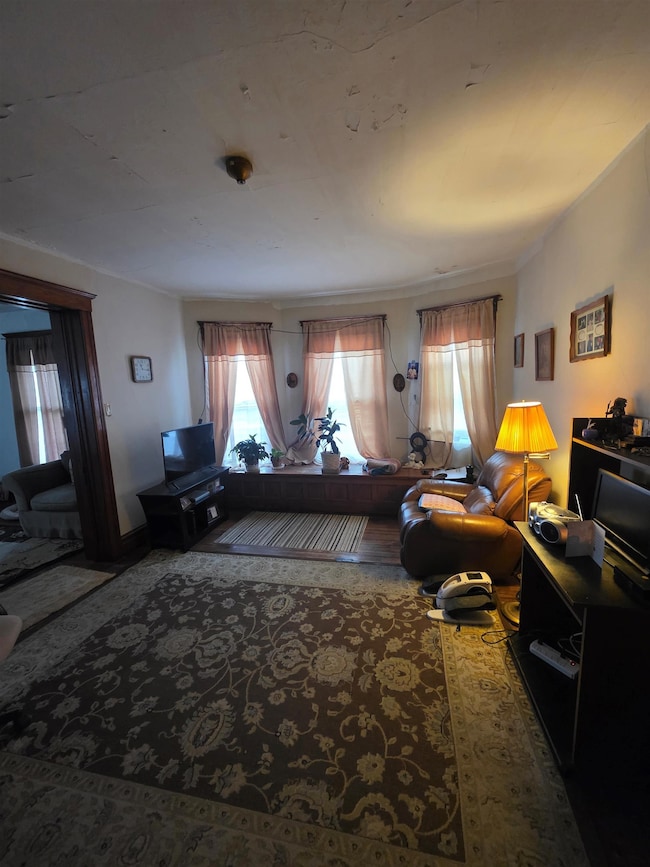 21 W Dexter St, Freeport, IL 61032 - photo 7