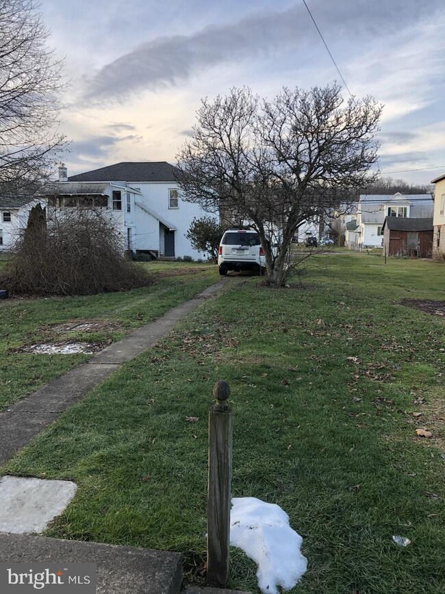 589 W 3rd St, Bloomsburg, PA 17815 - photo 3