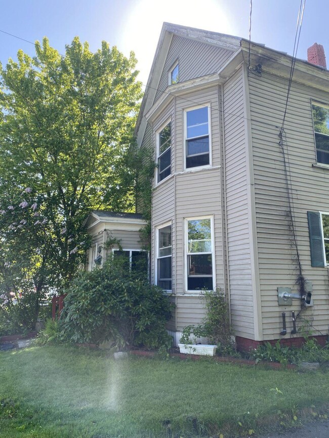 13 Leavitt St, Skowhegan, ME 04976 - photo 2