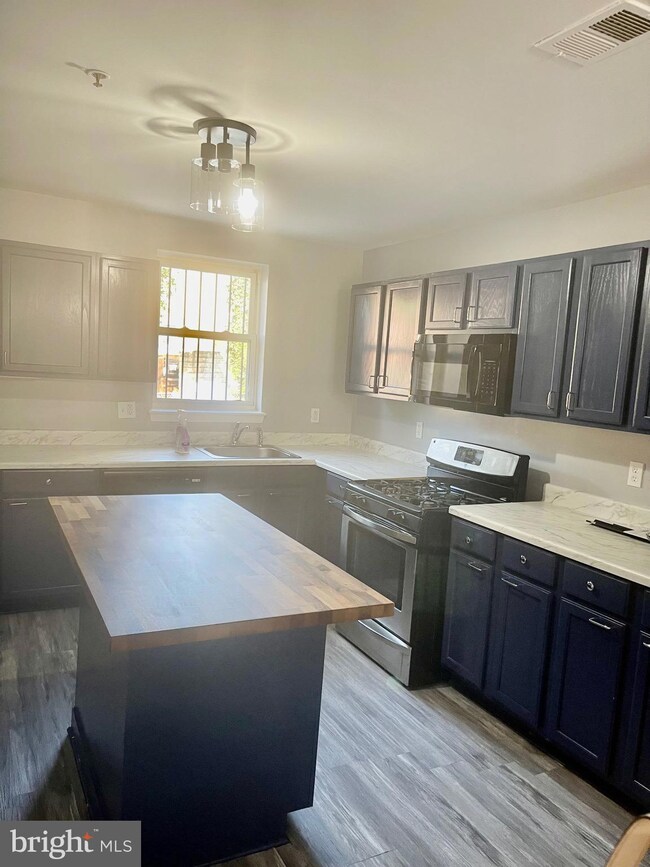 1032 N Broadway, Baltimore, MD 21205 - photo 7