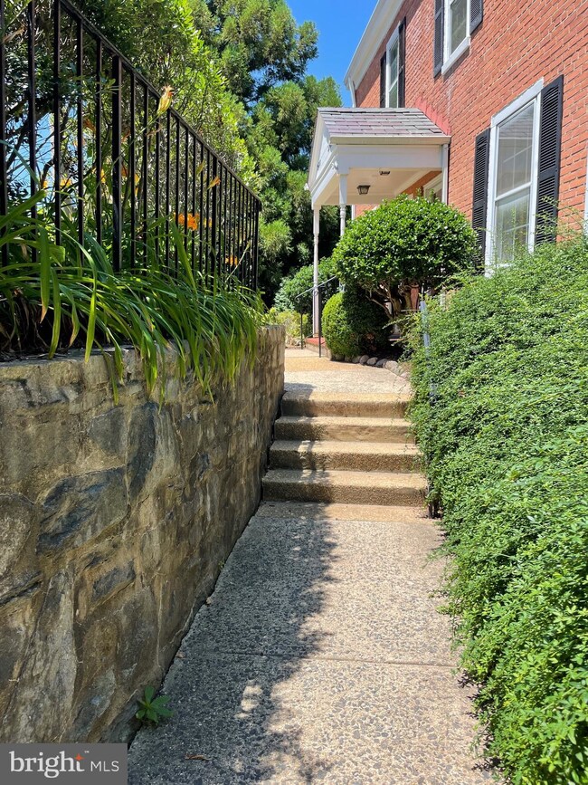 2927 S Dinwiddie St unit 3379, Arlington, VA 22206 - photo 5