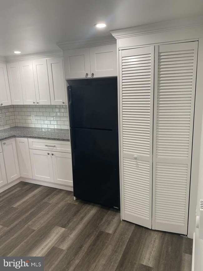 120 W 4th Ave unit 1, Ranson, WV 25438 - photo 7