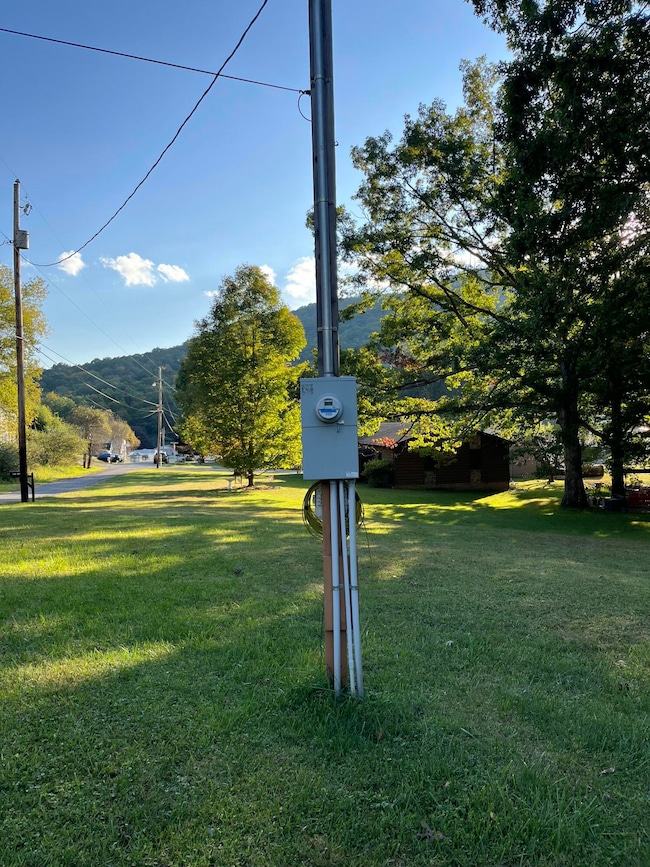 382 Osborne Dr, Rainelle, WV 25962 - photo 6