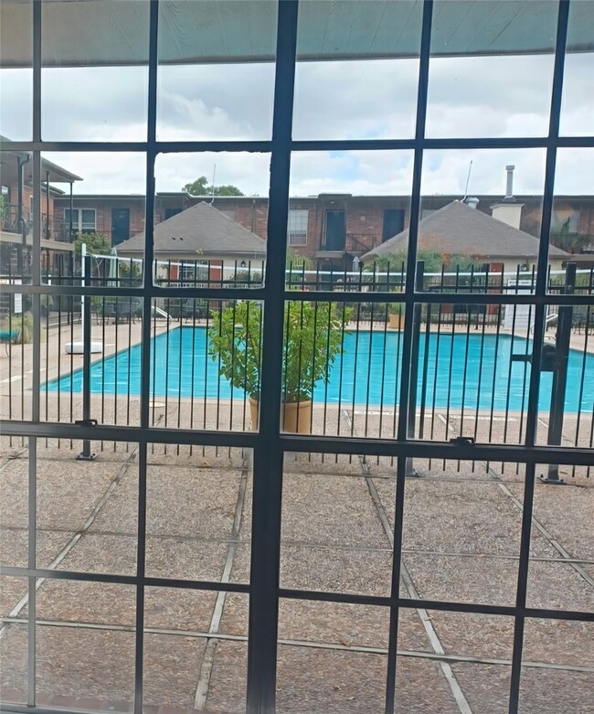 11540 Chimney Rock Rd unit 108, Houston, TX 77035 - photo 6