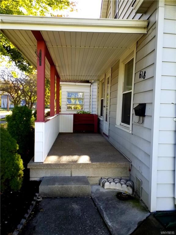 618 Wardell Ave, North Tonawanda, NY 14120 - photo 2