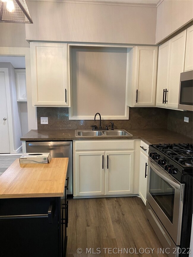 130 G St SW, Ardmore, OK 73401 - photo 3