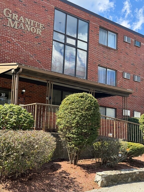 10 Rutledge St unit 1E, Worcester, MA 01604 - photo 2