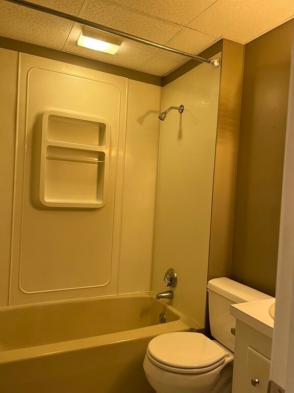 365 Montaup St unit 3 West, Fall River, MA 02724 - photo 4