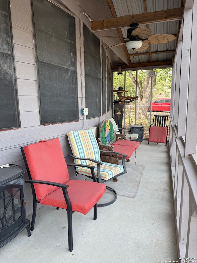 508 E Thornton St, Three Rivers, TX 78071 - photo 4