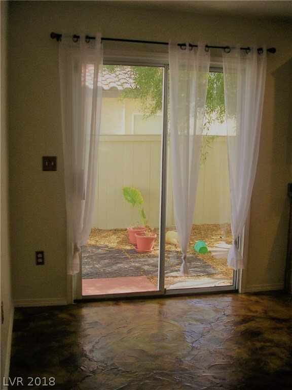 Kitchen eating area