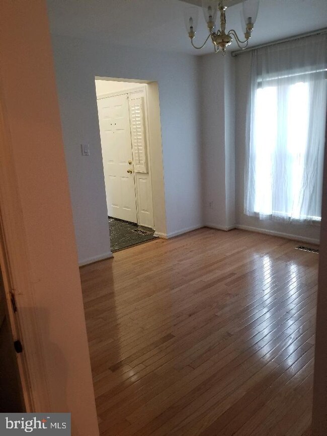 2125 Streamway Ct, Gwynn Oak, MD 21207 - photo 5