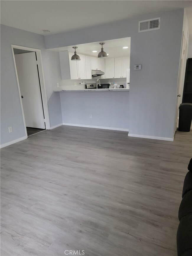 3532 W Stonepine Ln unit B, Anaheim, CA 92804 - photo 5