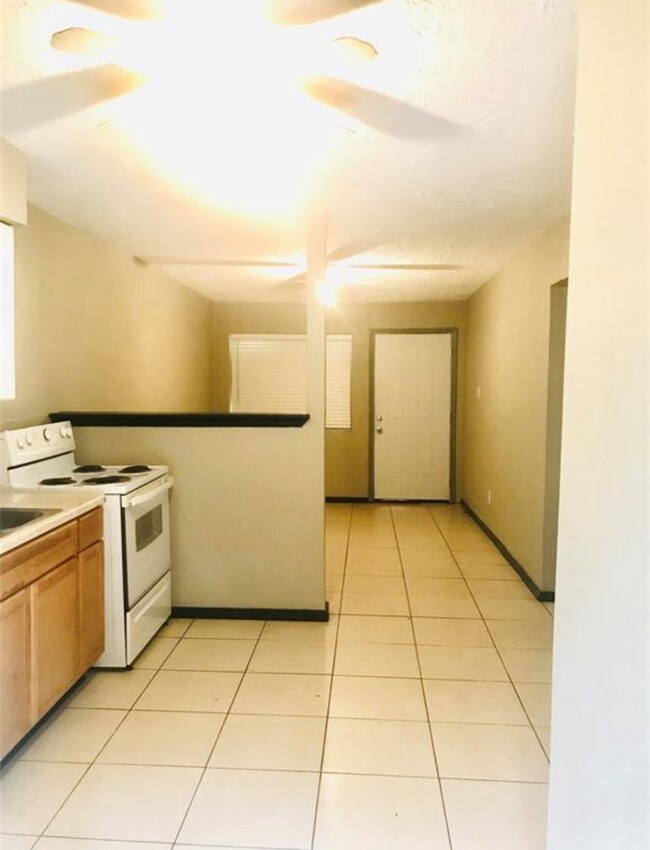 4633 Briscoe St, Houston, TX 77051 - photo 5