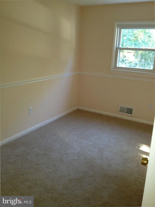 2112 Vermont Ave, Hyattsville, MD 20785 - photo 4