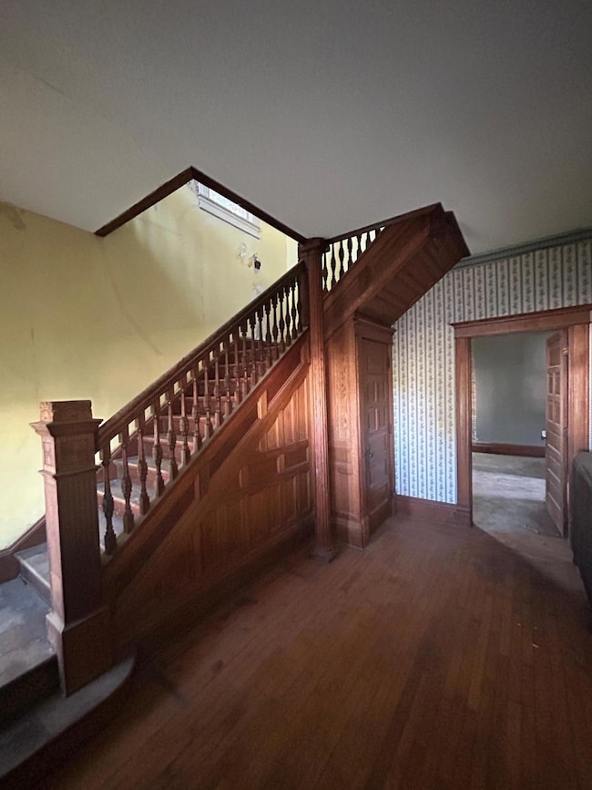 304 S Broadway, Alden, MN 56009 - photo 5