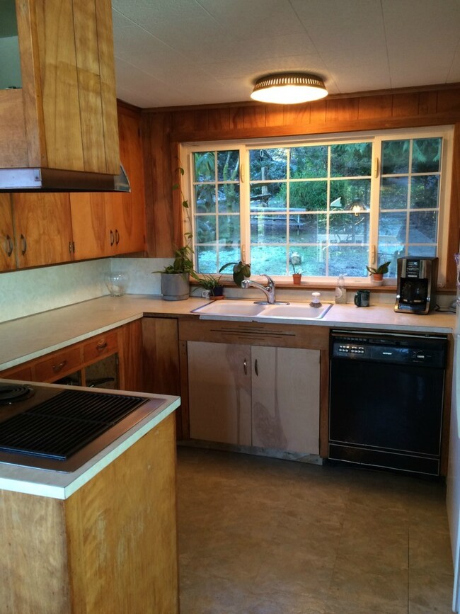 12311 Arrow Point Loop NE, Bainbridge Island, WA 98110 - photo 2