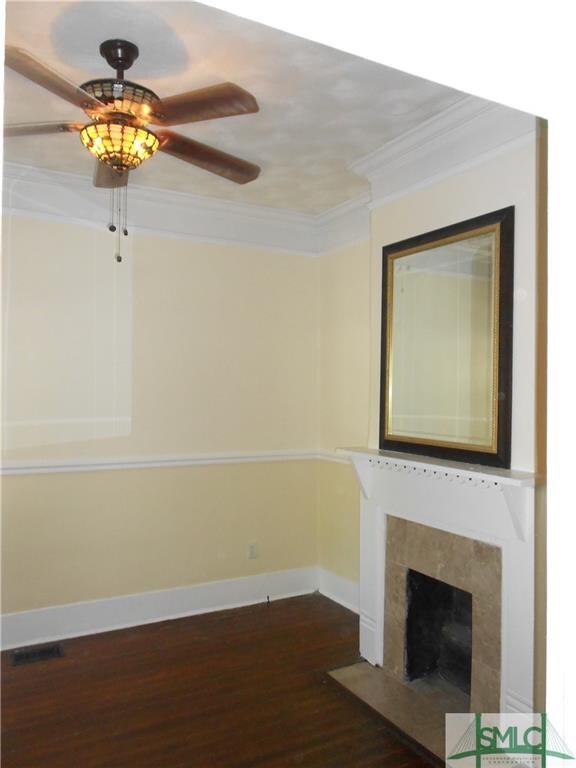 LIVING ROOM NON-WORKING FIREPLACE AND MANTLE AND M