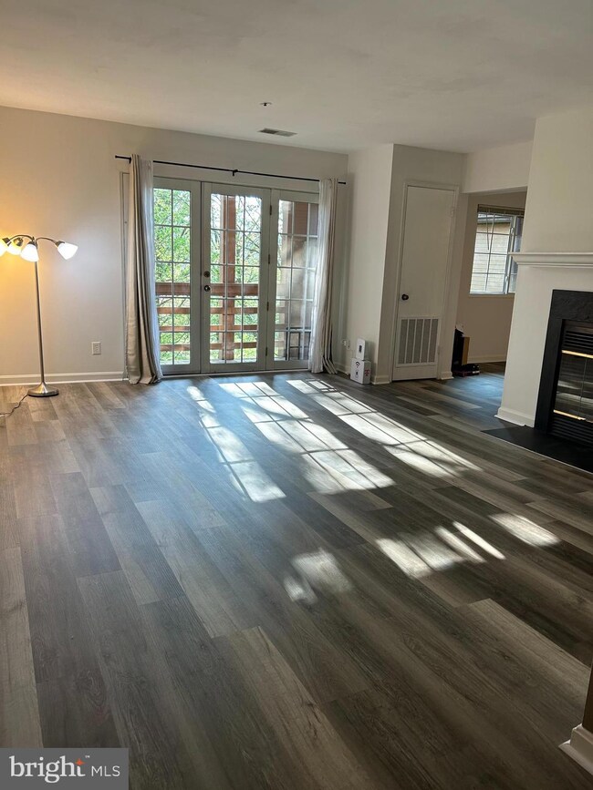 4922 Columbia Rd unit 7, Columbia, MD 21044 - photo 2