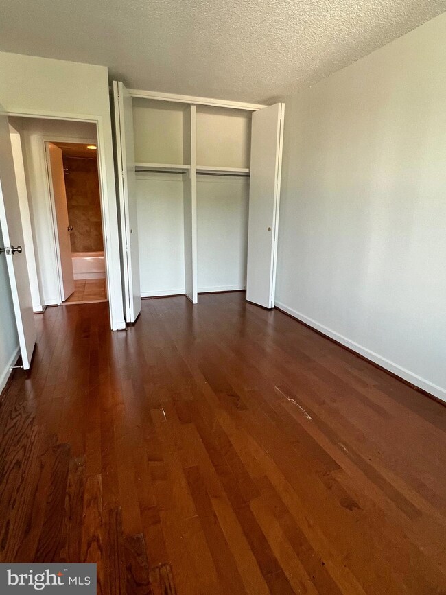 Carrollsburg Square North Tower unit N311, Washington, DC 20024 - photo 6