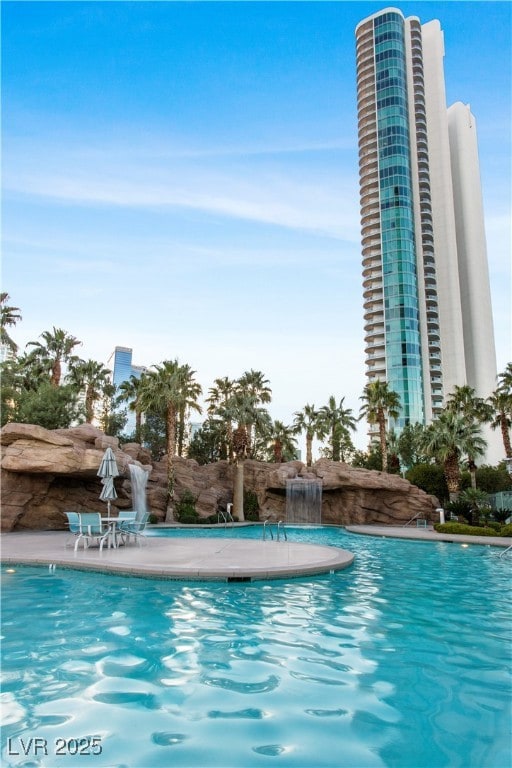 Turnberry Towers unit 2806, Las Vegas, NV 89109 - photo 2
