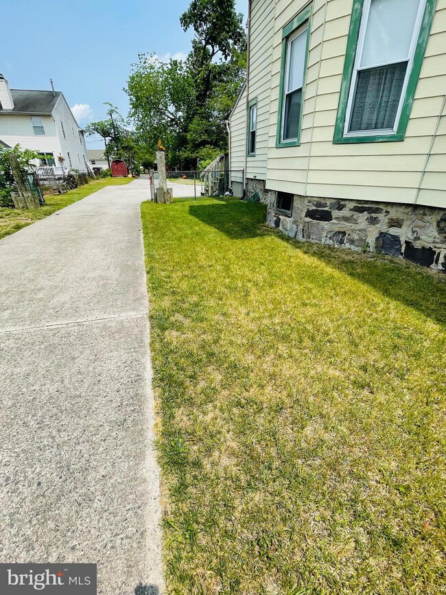 709 Bridgeboro St, Riverside, NJ 08075 - photo 5