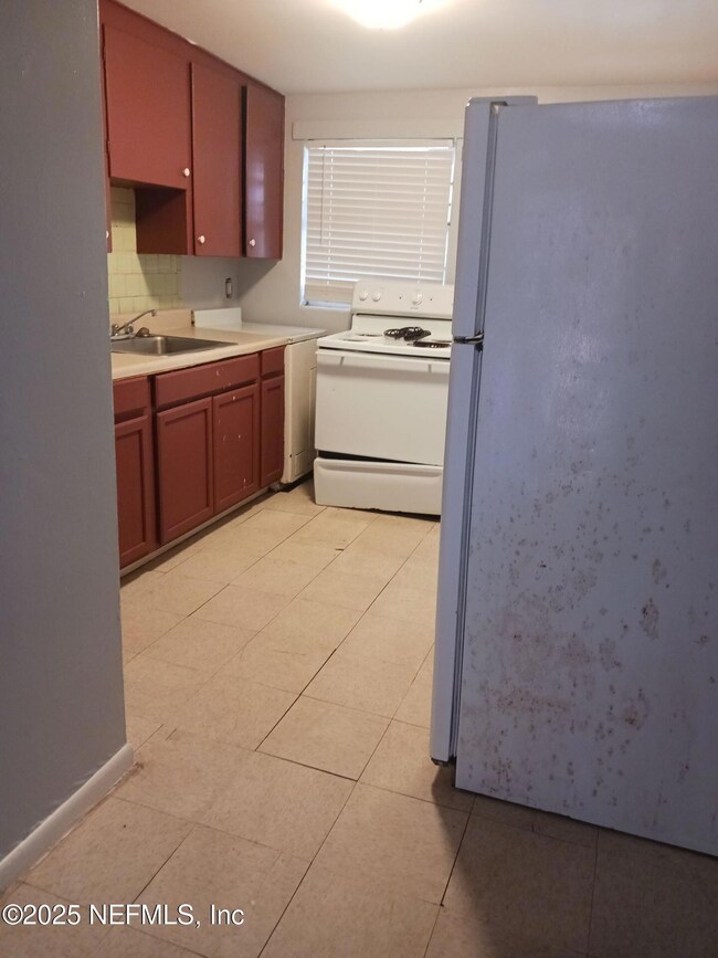 1145 W 25th St unit 4, Jacksonville, FL 32209 - photo 4