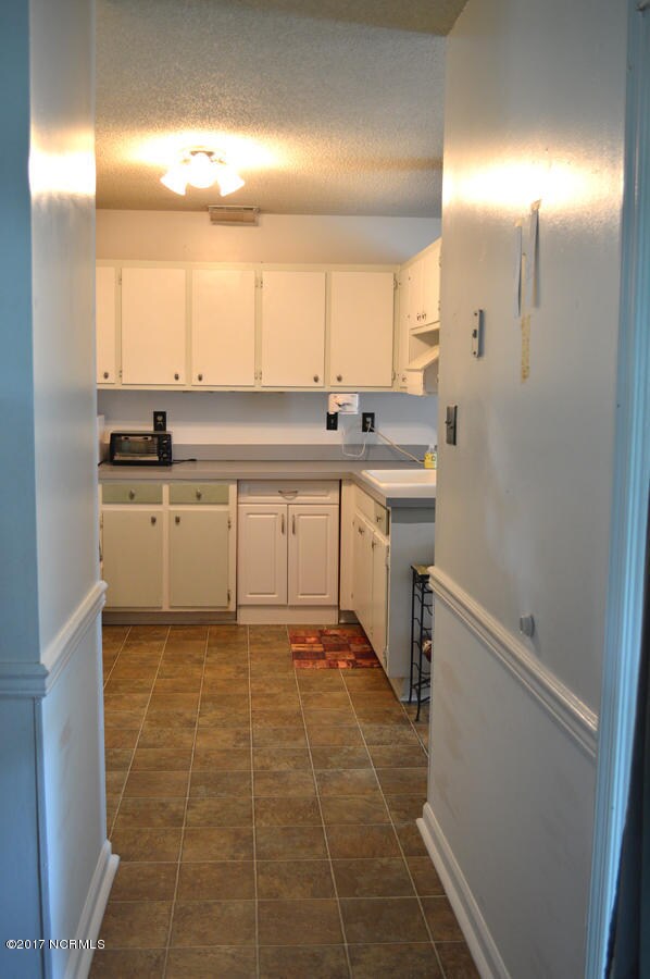 KITCHEN_view from Front Entry