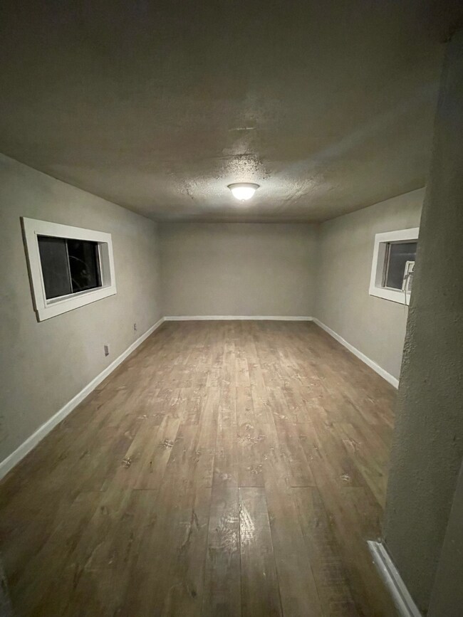 303 E 38th St, Houston, TX 77018 - photo 2