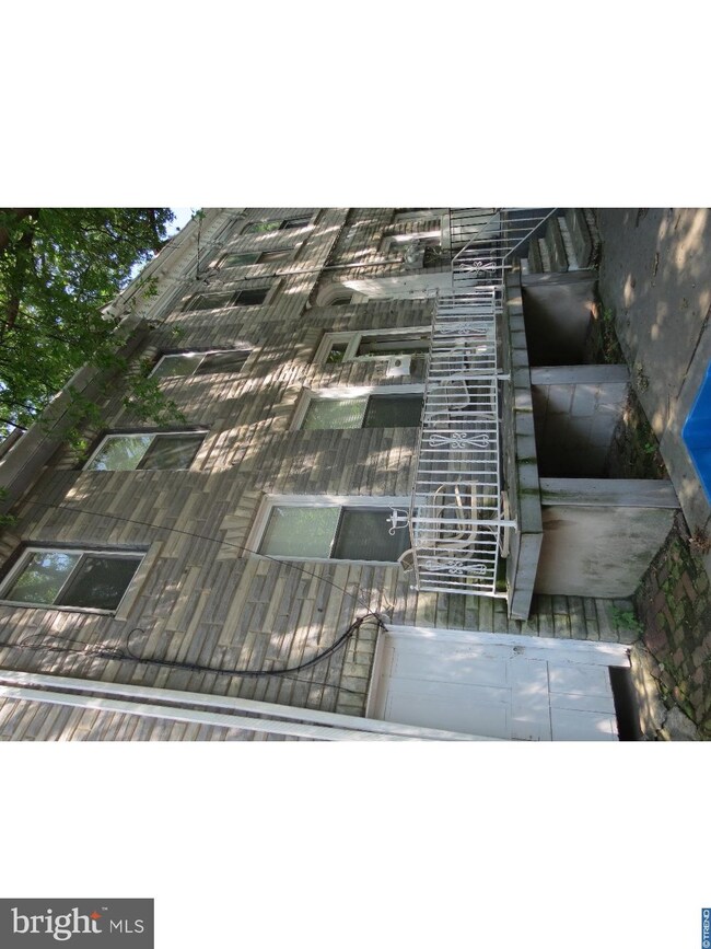 538 S 6th St, Reading, PA 19602 - photo 2