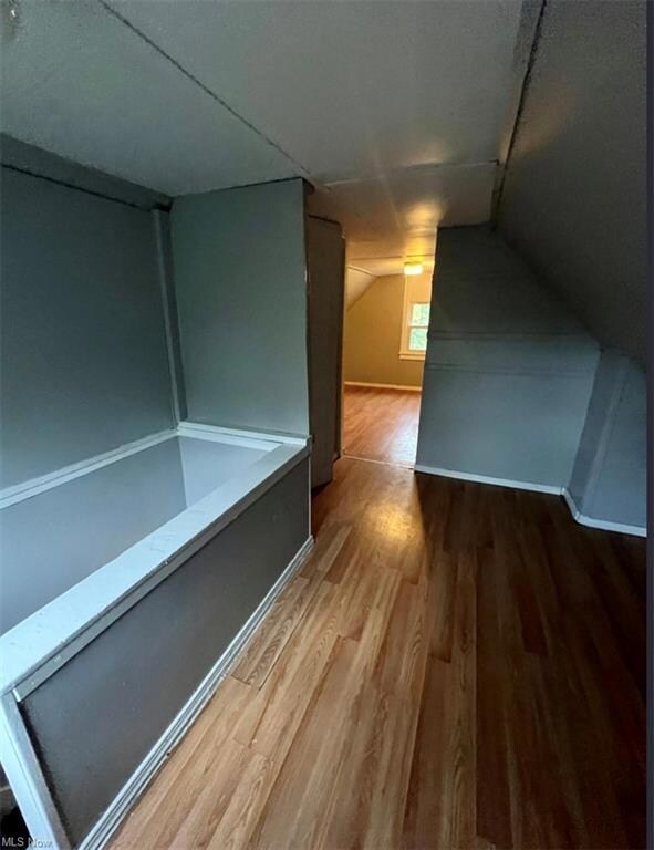 1354 Penhurst Rd, Cleveland, OH 44110 - photo 5