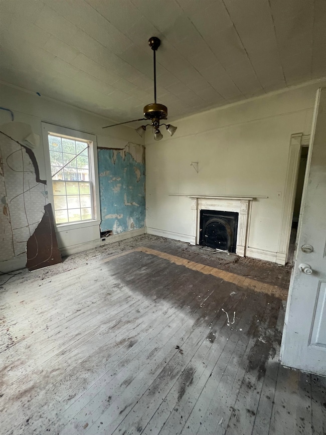 2316 E 15th Ave, Sheffield, AL 35660 - photo 2