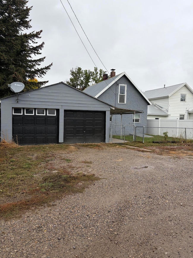 313 W Idaho St, Lewistown, MT 59457 - photo 4
