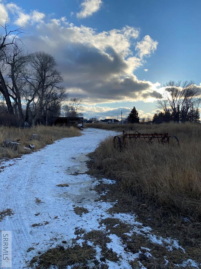TBD S 500 W unit Par 2, Blackfoot, ID 83221 - photo 4