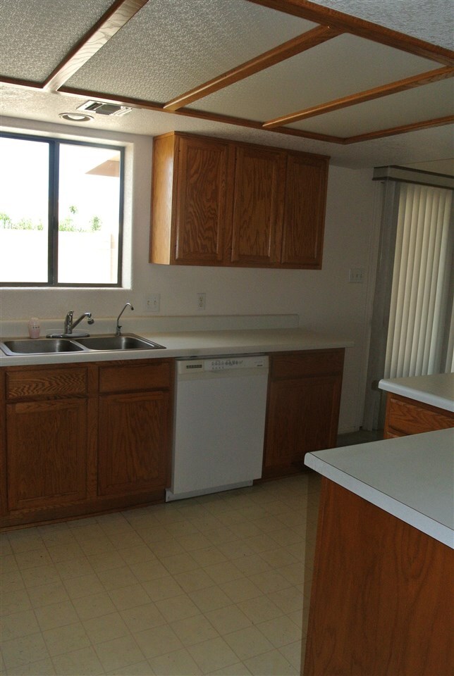 11202 E 37th Ln, Yuma, AZ 85367 - photo 3