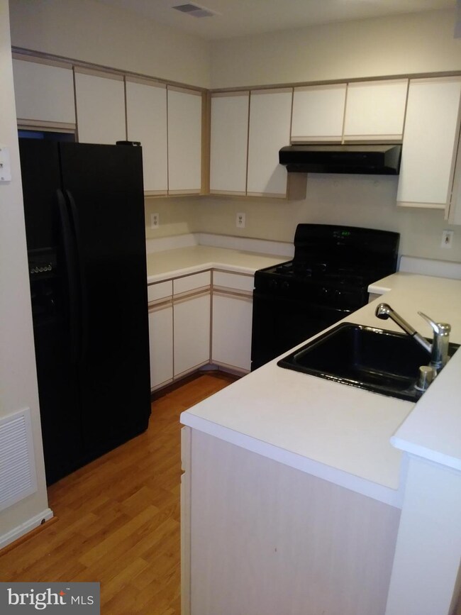 6275 Sandpiper Ct, Elkridge, MD 21075 - photo 3