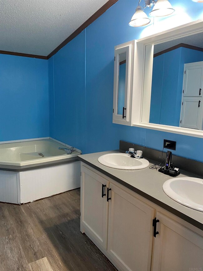 1899 S Ridgeview Rd, Logansport, IN 46947 - photo 3