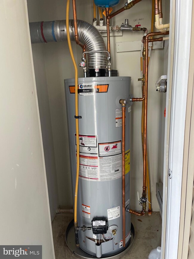 12956 Centre Park Cir unit 307, Herndon, VA 20171 - photo 4