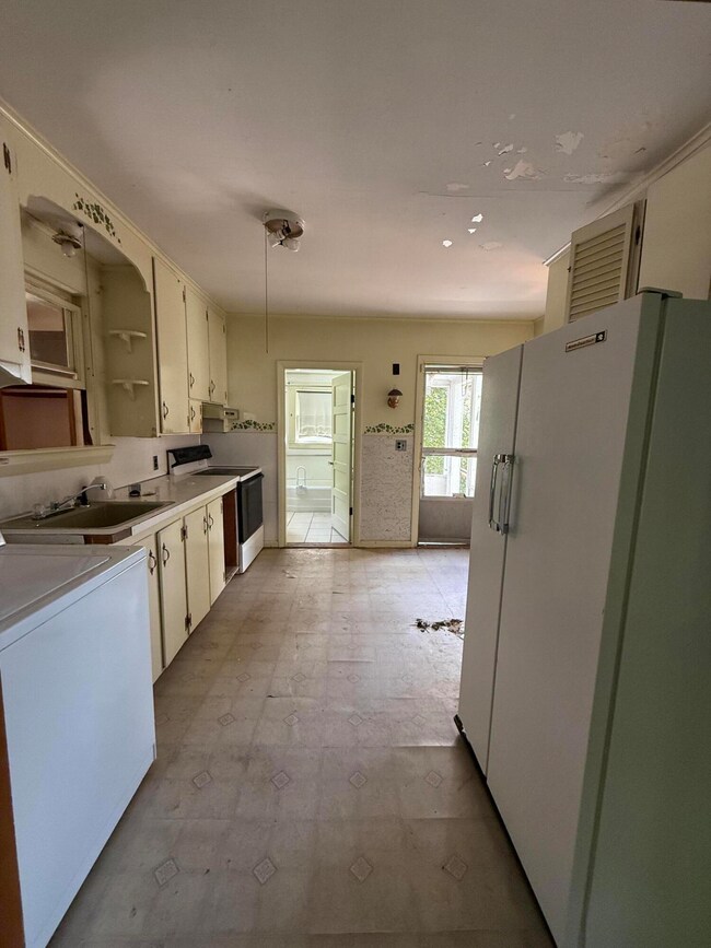 11 Allen St, Augusta, ME 04330 - photo 5