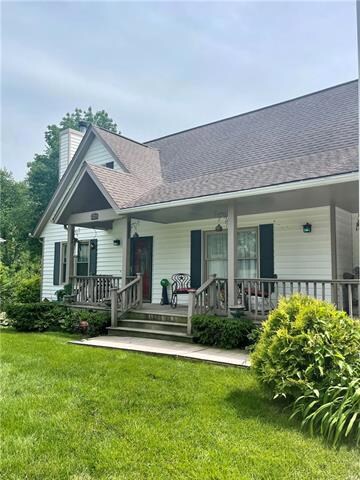 413 Linden Place, Raymore, MO 64083 - photo 2