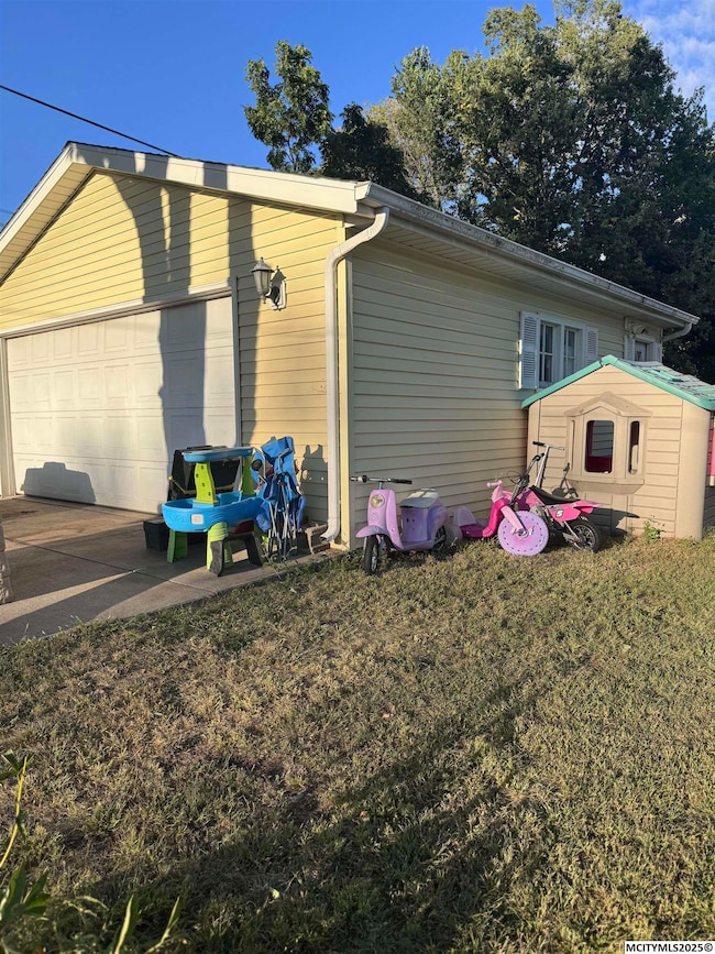 811 4th Ave N, Humboldt, IA 50548 - photo 2