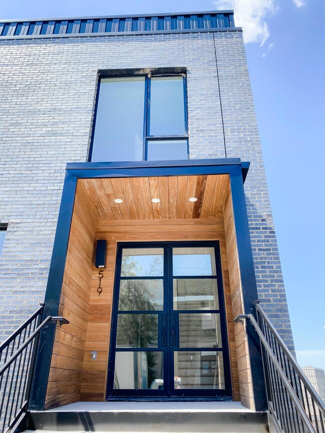 519 W Vine Front Door