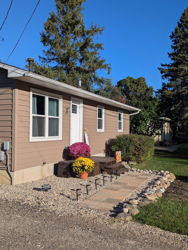 10033 Nimphie Rd, Fenton, MI 48430 - photo 3