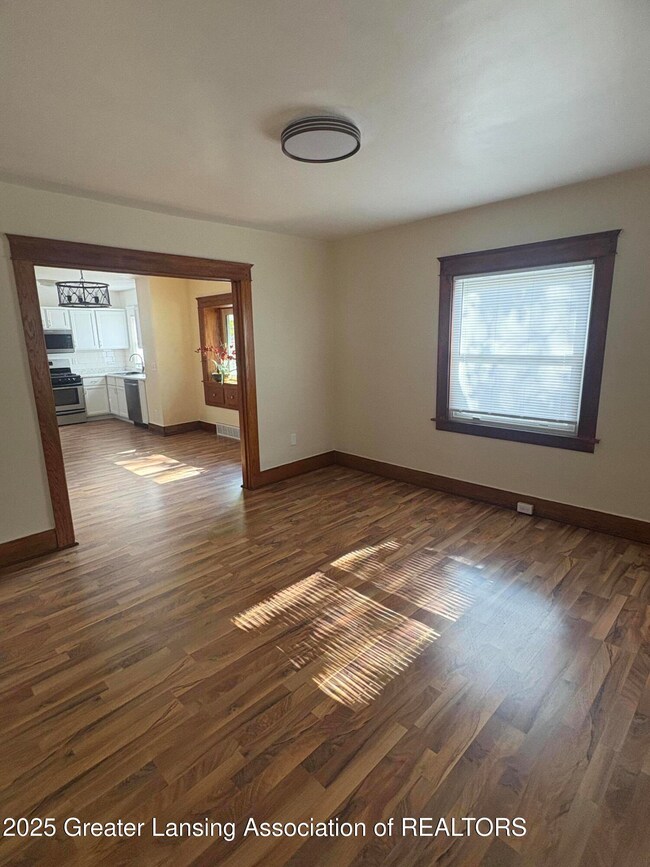 1721 Fletcher St, Lansing, MI 48910 - photo 6