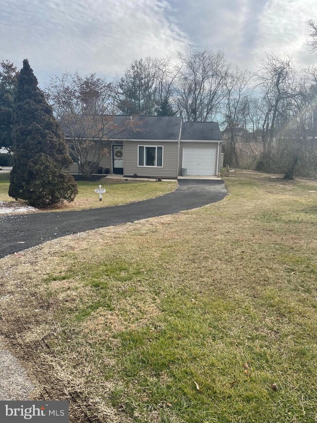 2517 East Ave, Sparrows Point, MD 21219 - photo 2