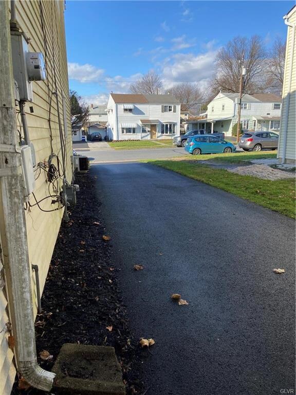1527 Valley Rd, Bethlehem, PA 18018 - photo 3