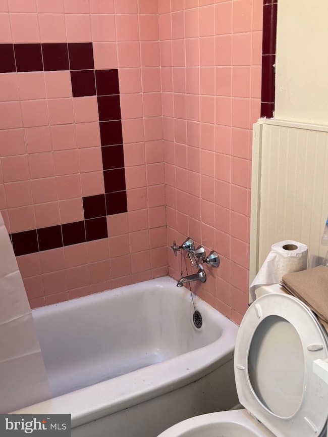 914 Burnside Rd, Sharon Hill, PA 19079 - photo 6