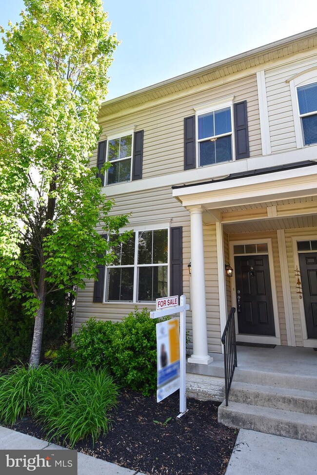 2950 Chinkapin Oak Ln unit 169, Woodbridge, VA 22191 - photo 2